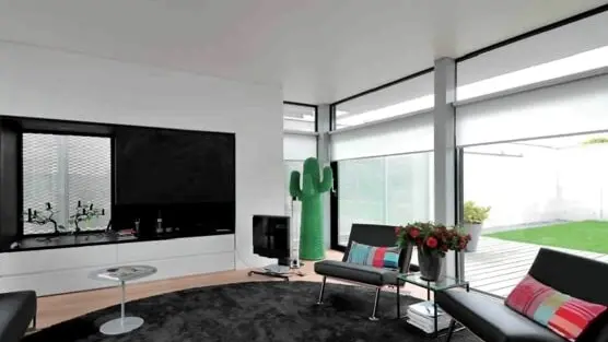 Натяжной потолок в зале