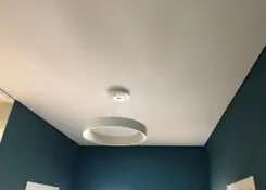 Натяжной потолок в классическом стиле