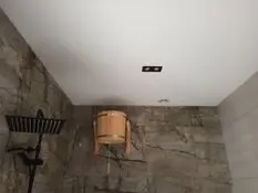 Стандартный потолок в сауне