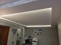 Двухуровневые натяжные потолки в зал