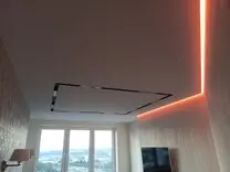Парящие линии на потолке