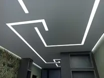 Потолок со световыми линиями