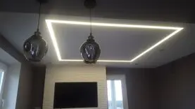 Световые линии на натяжном потолке фото